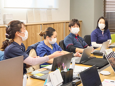 スタッフの様子